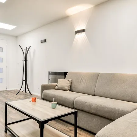 Cote Palais - Standing - Climatisation - Rdc Apartment